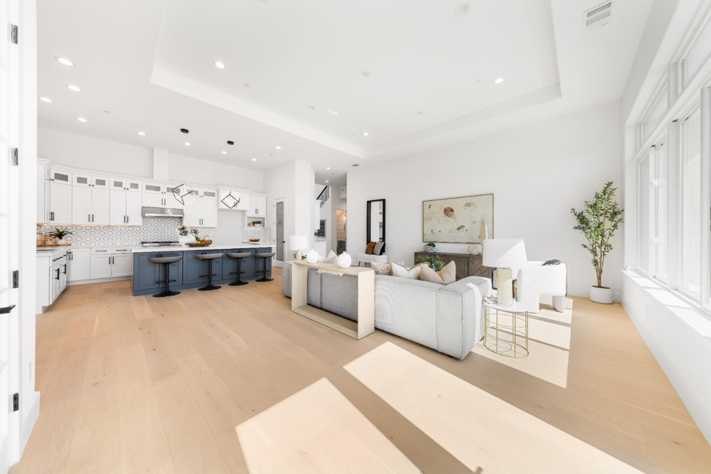 Detail Gallery Image 10 of 41 For 1094 Windsor St, San Jose,  CA 95129 - 5 Beds | 4/1 Baths
