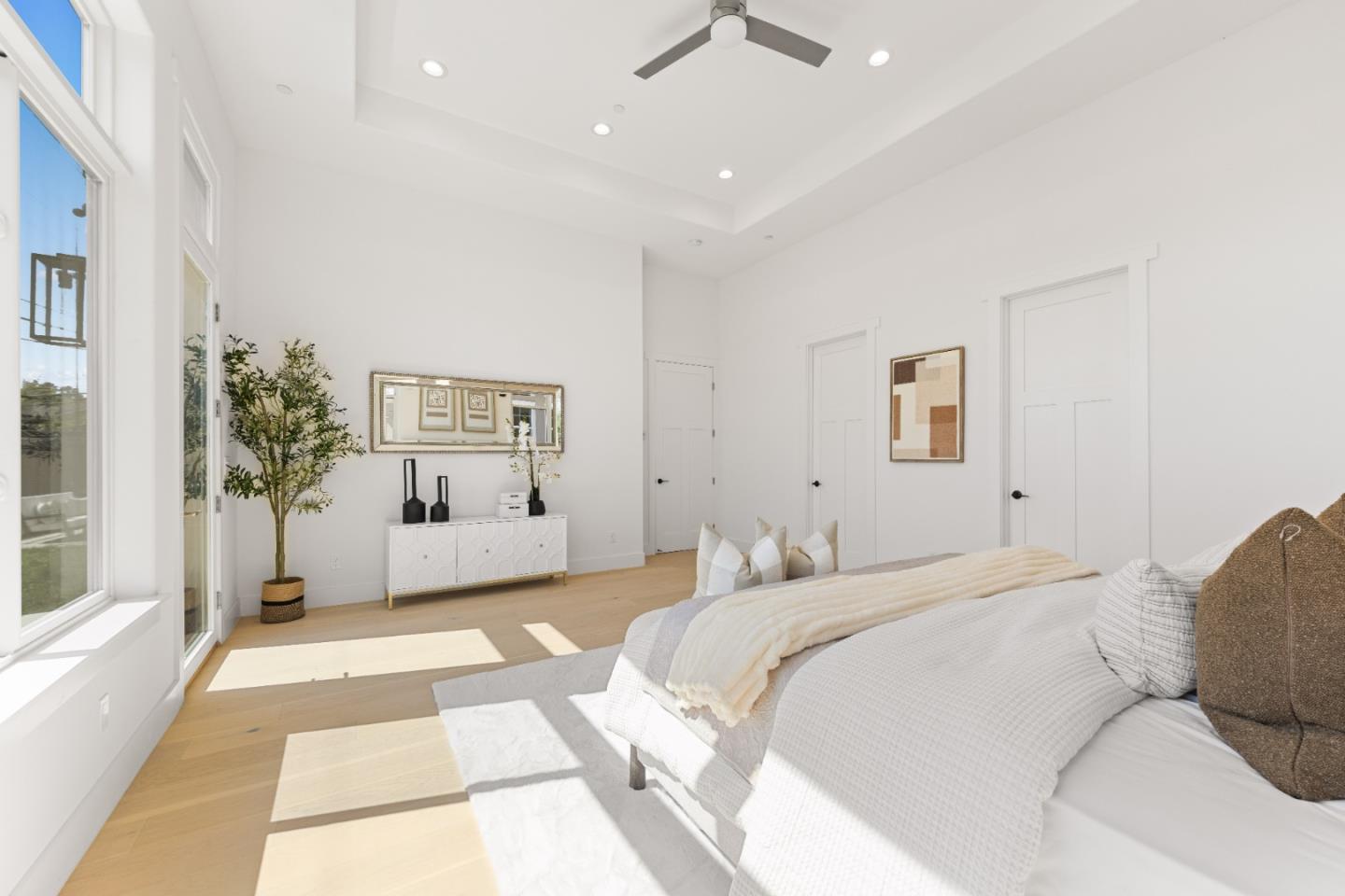 Detail Gallery Image 20 of 41 For 1094 Windsor St, San Jose,  CA 95129 - 5 Beds | 4/1 Baths