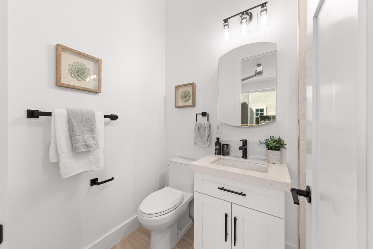 Detail Gallery Image 27 of 41 For 1094 Windsor St, San Jose,  CA 95129 - 5 Beds | 4/1 Baths