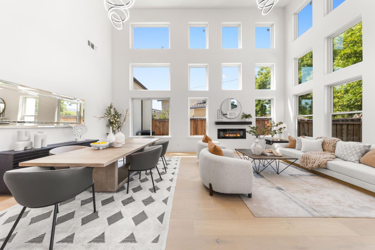 Detail Gallery Image 3 of 41 For 1094 Windsor St, San Jose,  CA 95129 - 5 Beds | 4/1 Baths