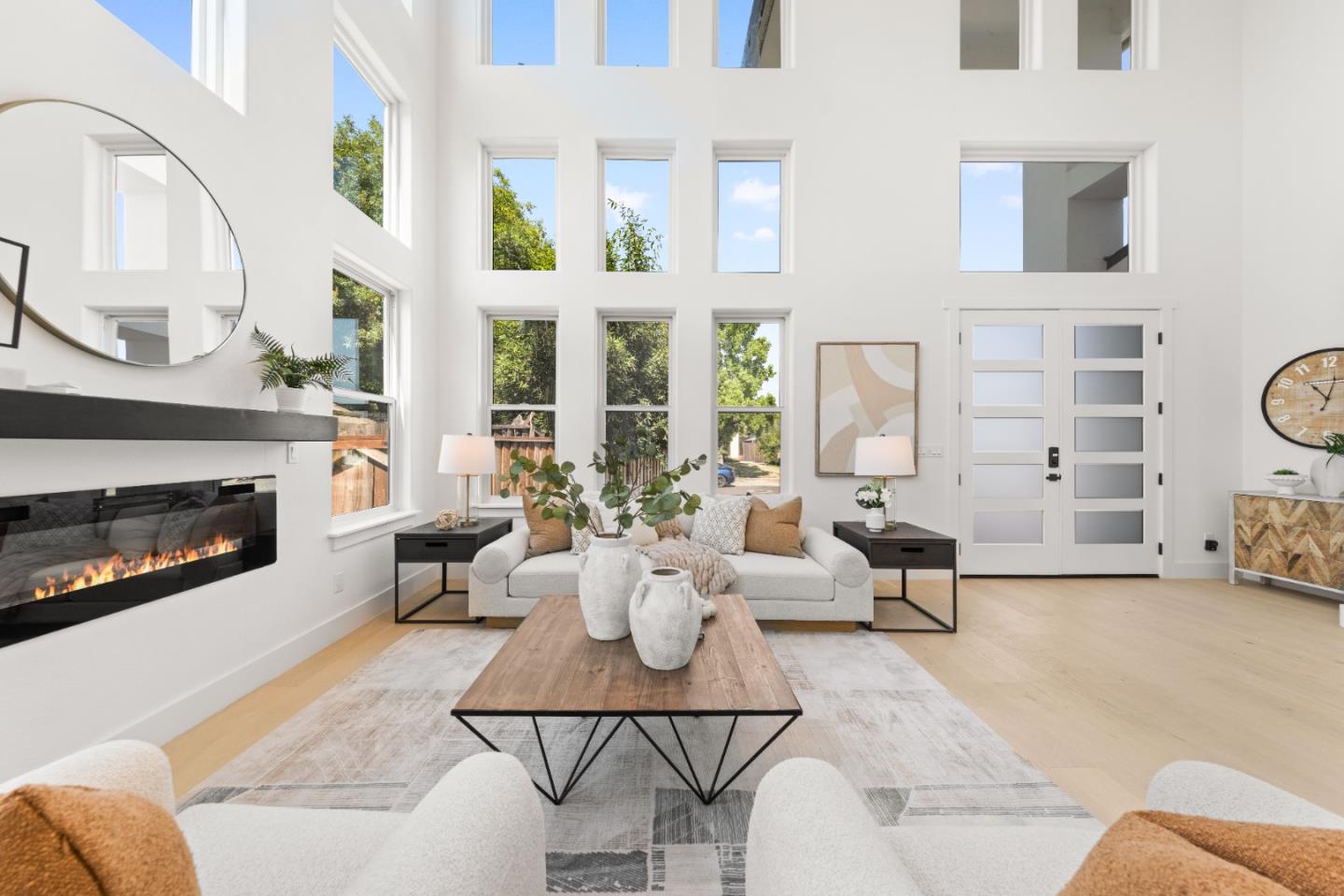 Detail Gallery Image 4 of 41 For 1094 Windsor St, San Jose,  CA 95129 - 5 Beds | 4/1 Baths