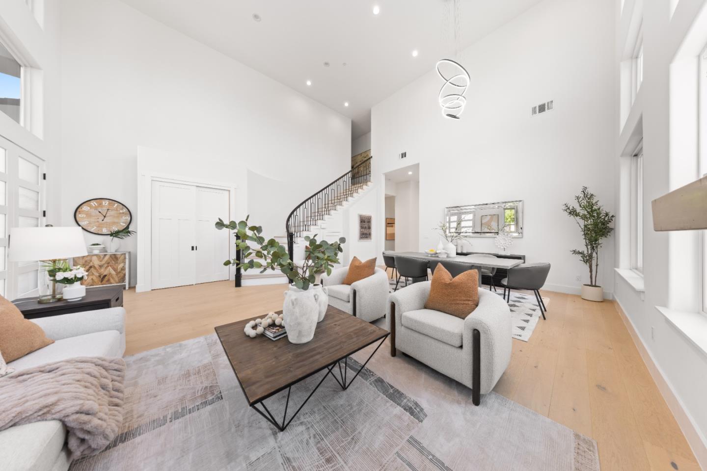 Detail Gallery Image 5 of 41 For 1094 Windsor St, San Jose,  CA 95129 - 5 Beds | 4/1 Baths