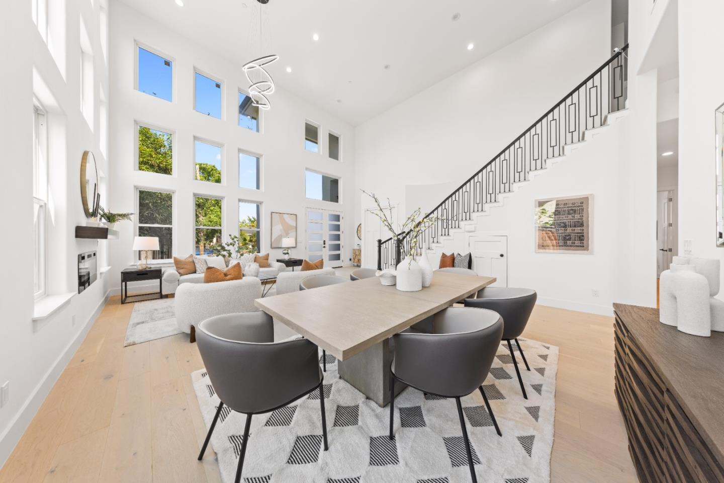 Detail Gallery Image 6 of 41 For 1094 Windsor St, San Jose,  CA 95129 - 5 Beds | 4/1 Baths