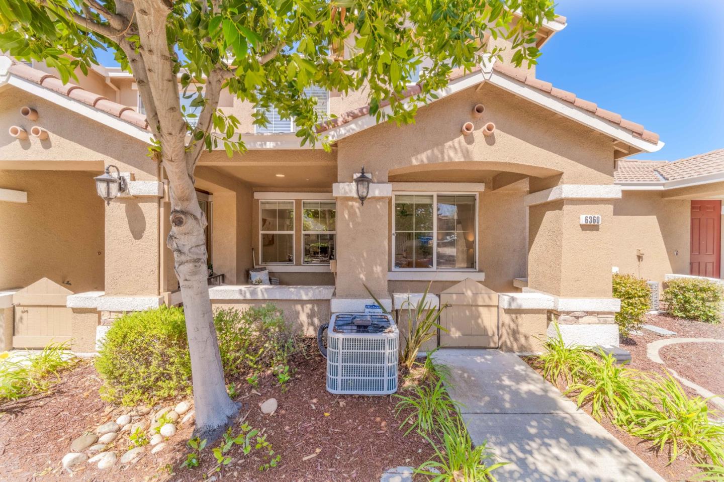 Detail Gallery Image 1 of 30 For 6360 Forget Me Not, Livermore,  CA 94551 - 3 Beds | 2/1 Baths
