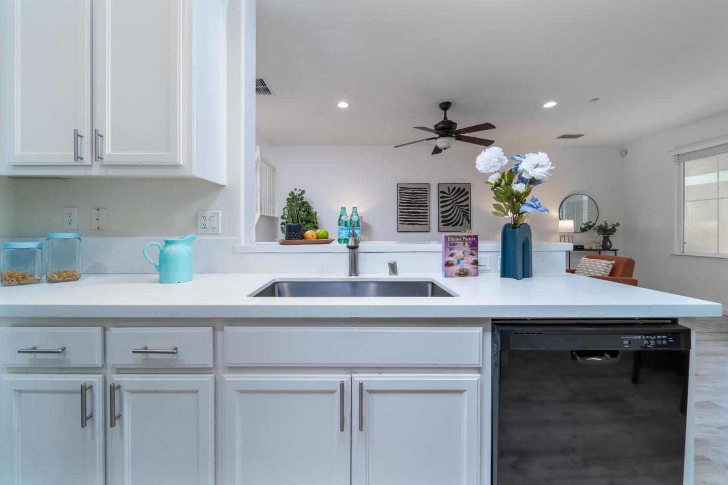 Detail Gallery Image 11 of 30 For 6360 Forget Me Not, Livermore,  CA 94551 - 3 Beds | 2/1 Baths