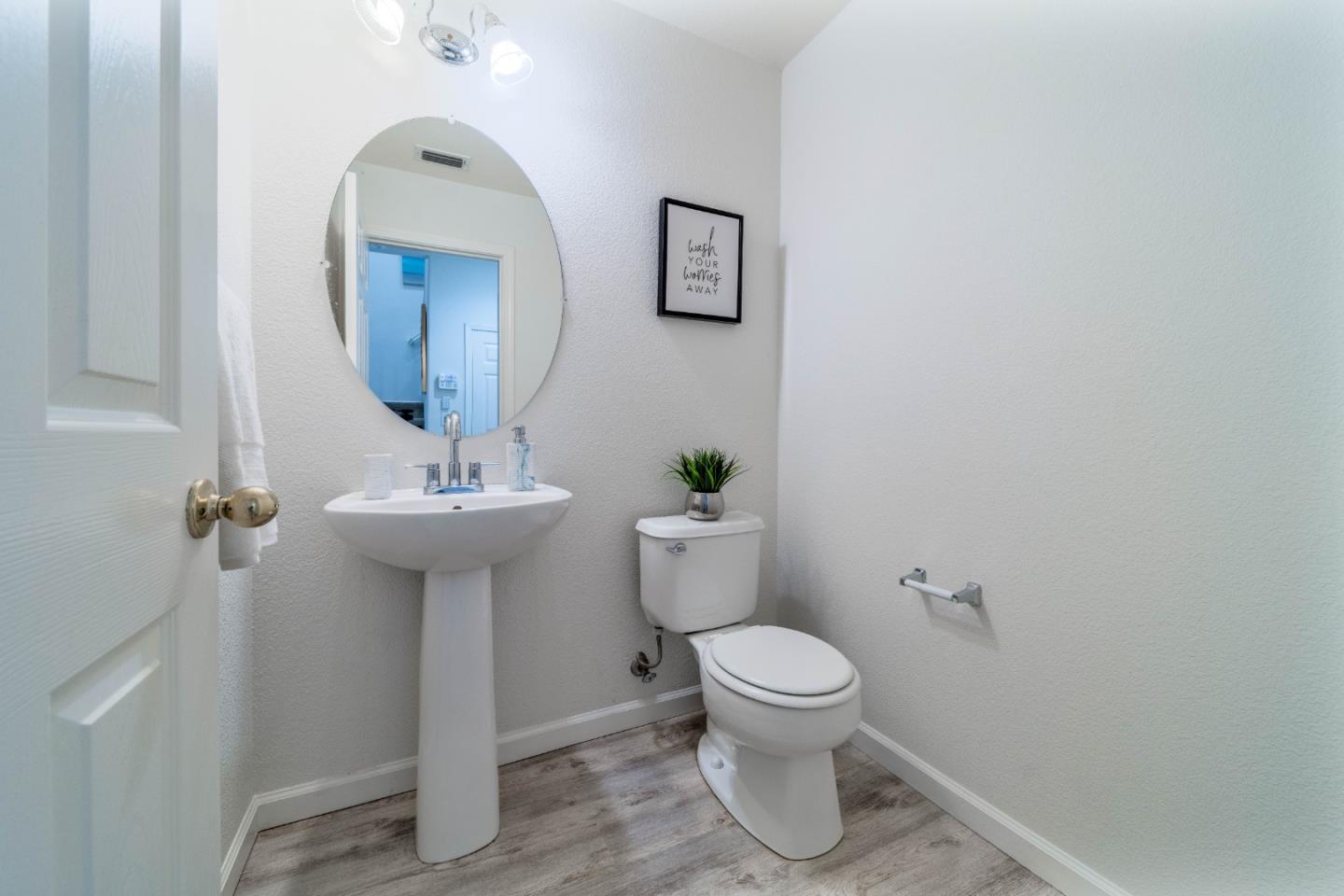 Detail Gallery Image 13 of 30 For 6360 Forget Me Not, Livermore,  CA 94551 - 3 Beds | 2/1 Baths