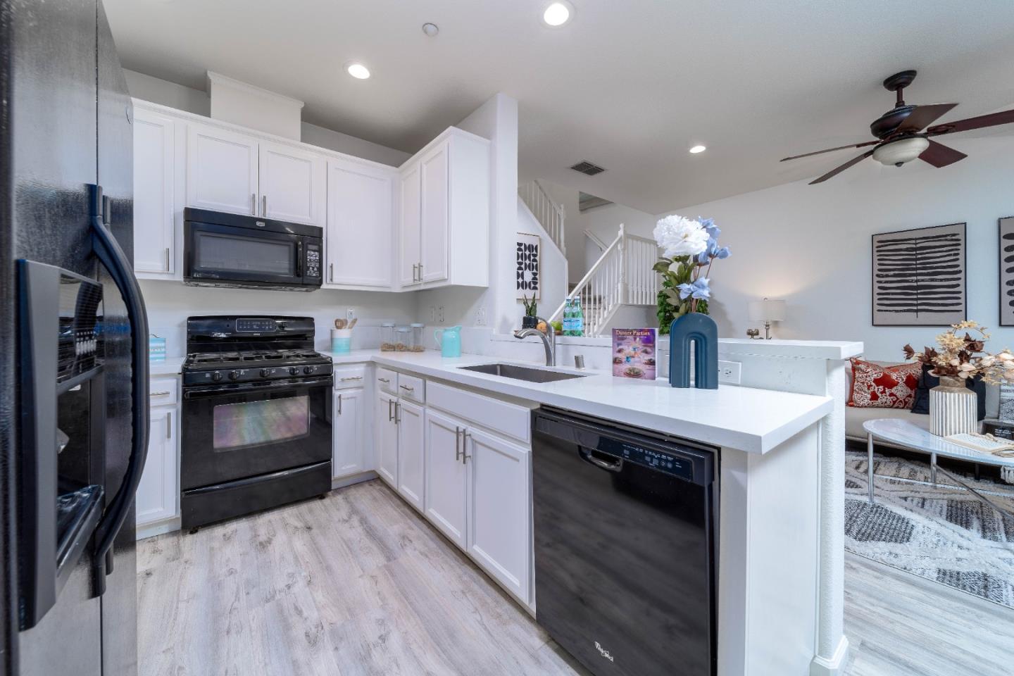 Detail Gallery Image 9 of 30 For 6360 Forget Me Not, Livermore,  CA 94551 - 3 Beds | 2/1 Baths