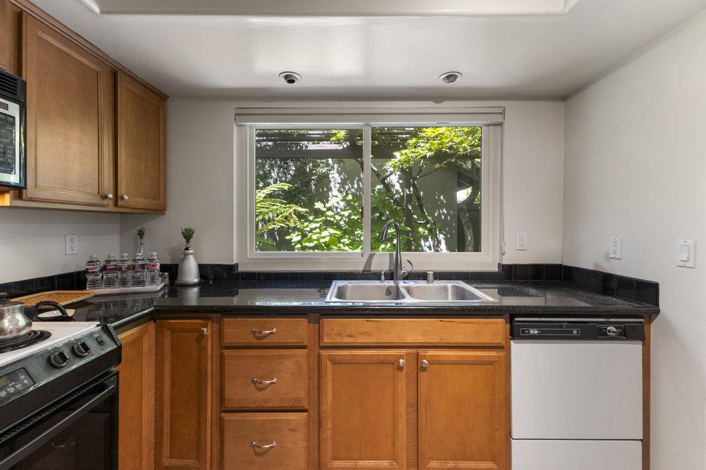 Detail Gallery Image 21 of 68 For 102 Escobar Ave, Los Gatos,  CA 95032 - 2 Beds | 2 Baths