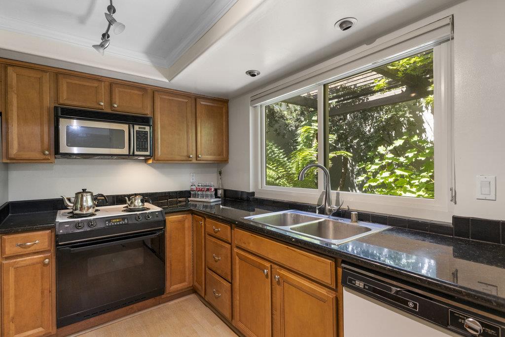 Detail Gallery Image 22 of 68 For 102 Escobar Ave, Los Gatos,  CA 95032 - 2 Beds | 2 Baths