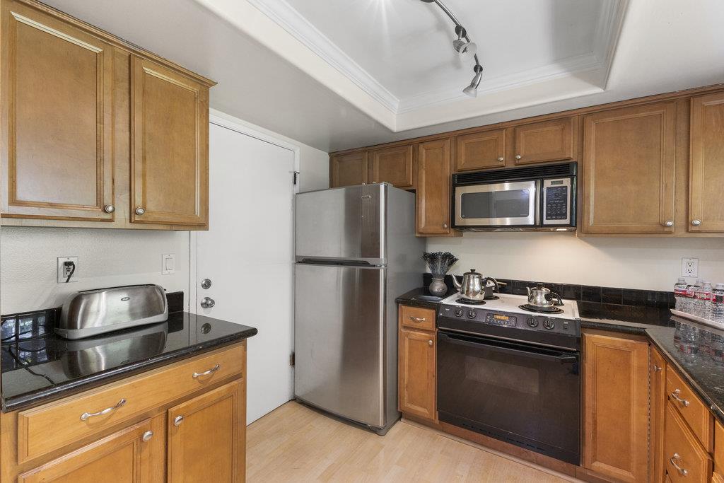 Detail Gallery Image 25 of 68 For 102 Escobar Ave, Los Gatos,  CA 95032 - 2 Beds | 2 Baths