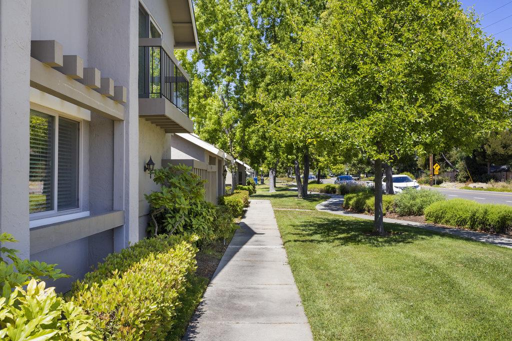 Detail Gallery Image 7 of 68 For 102 Escobar Ave, Los Gatos,  CA 95032 - 2 Beds | 2 Baths