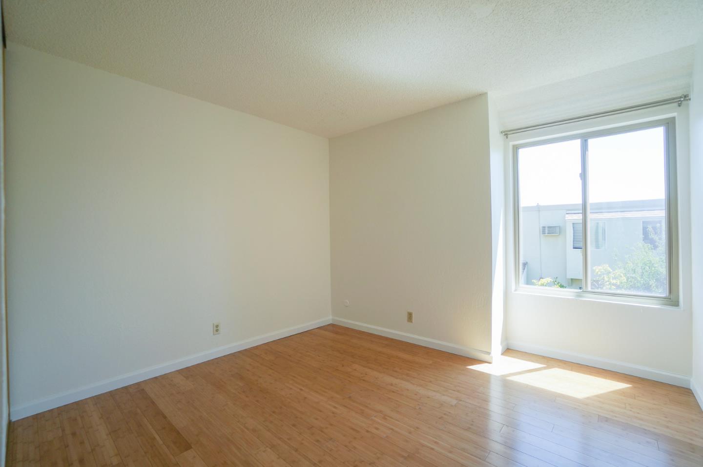 Detail Gallery Image 13 of 16 For 360 Auburn Way #24,  San Jose,  CA 95129 - 2 Beds | 1/1 Baths