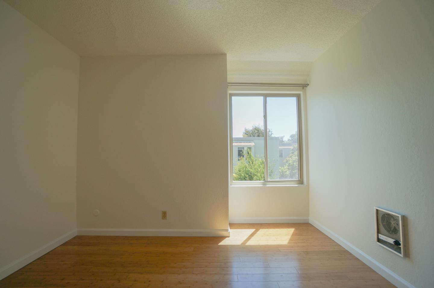 Detail Gallery Image 14 of 16 For 360 Auburn Way #24,  San Jose,  CA 95129 - 2 Beds | 1/1 Baths