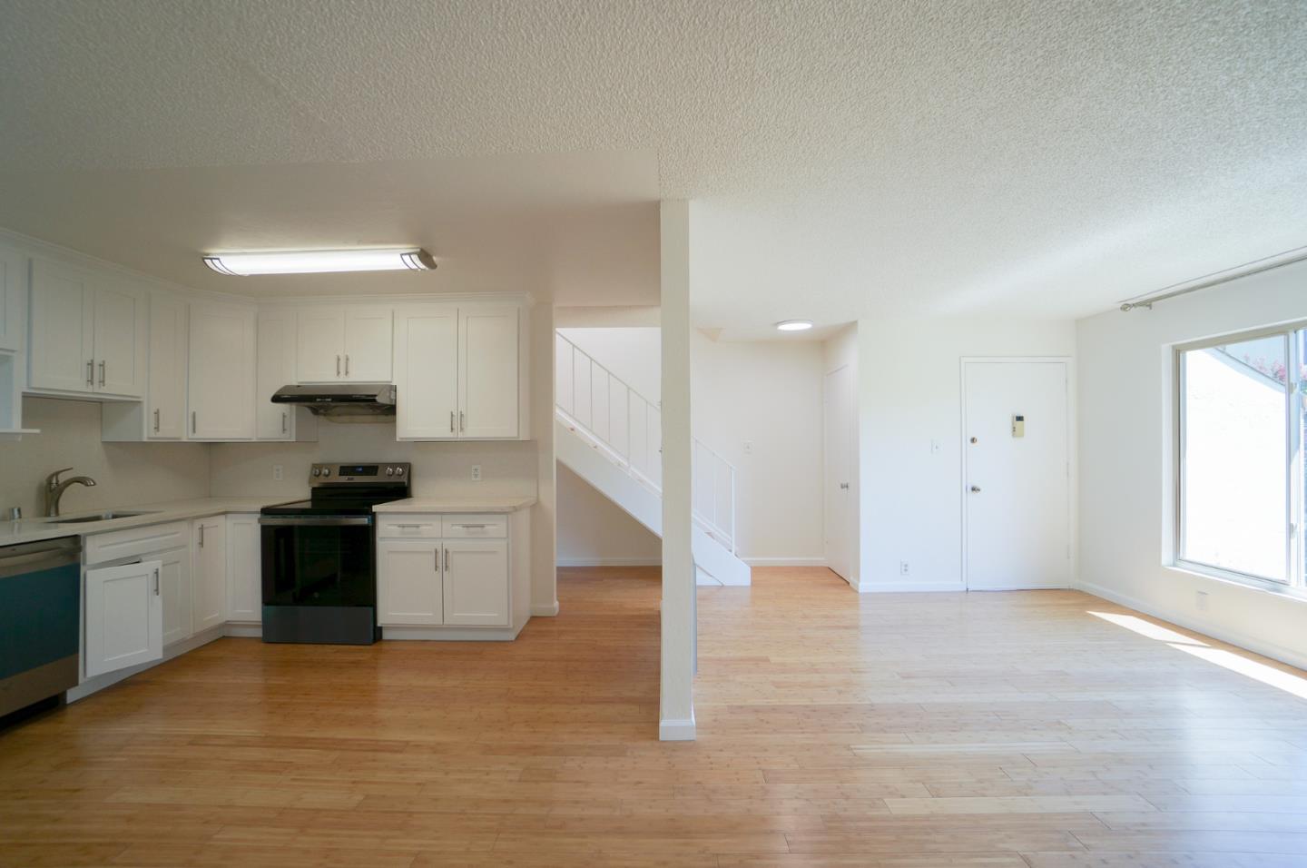 Detail Gallery Image 5 of 16 For 360 Auburn Way #24,  San Jose,  CA 95129 - 2 Beds | 1/1 Baths