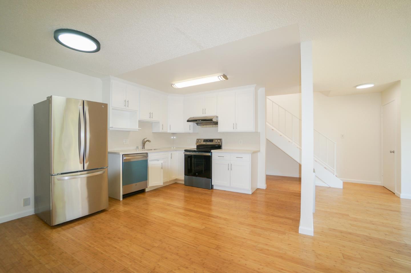 Detail Gallery Image 6 of 16 For 360 Auburn Way #24,  San Jose,  CA 95129 - 2 Beds | 1/1 Baths