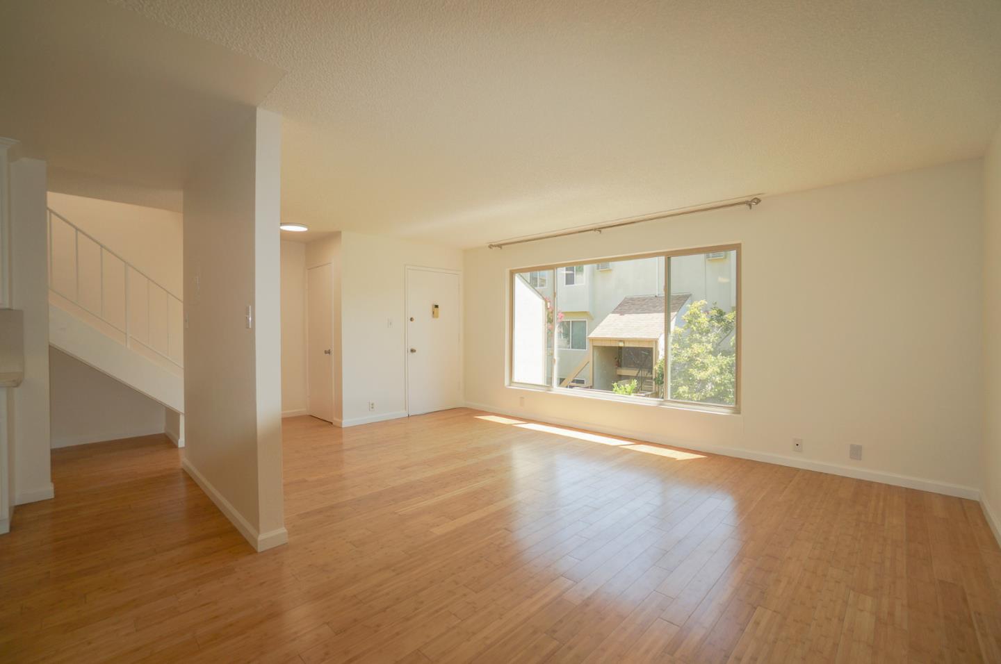 Detail Gallery Image 7 of 16 For 360 Auburn Way #24,  San Jose,  CA 95129 - 2 Beds | 1/1 Baths