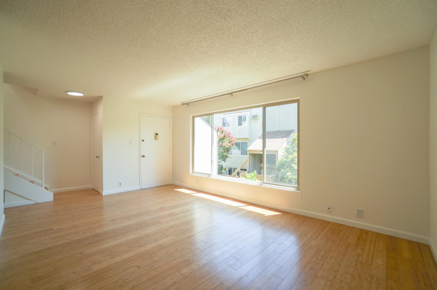 Detail Gallery Image 8 of 16 For 360 Auburn Way #24,  San Jose,  CA 95129 - 2 Beds | 1/1 Baths