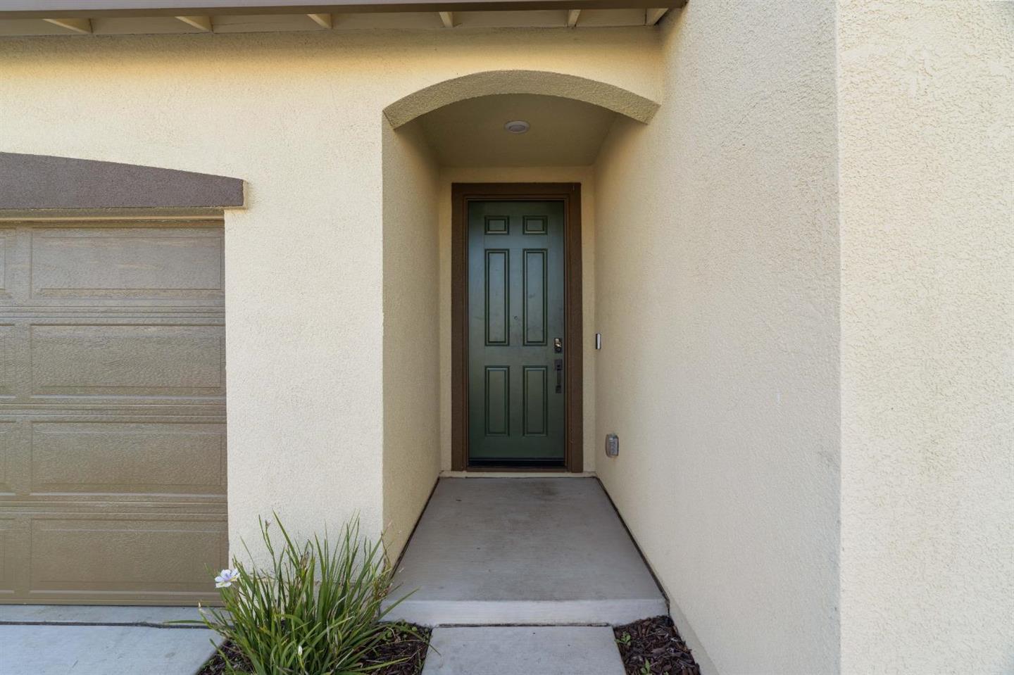 Detail Gallery Image 2 of 34 For 10190 Ashlar, Elk Grove,  CA 95757 - 4 Beds | 3 Baths