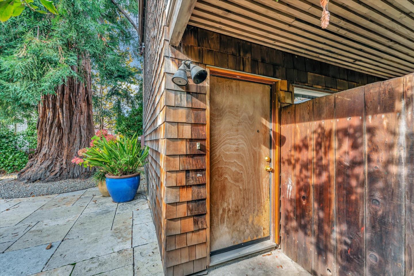 Detail Gallery Image 4 of 15 For 2223 Ward St a,  Berkeley,  CA 94705 - 2 Beds | 1 Baths