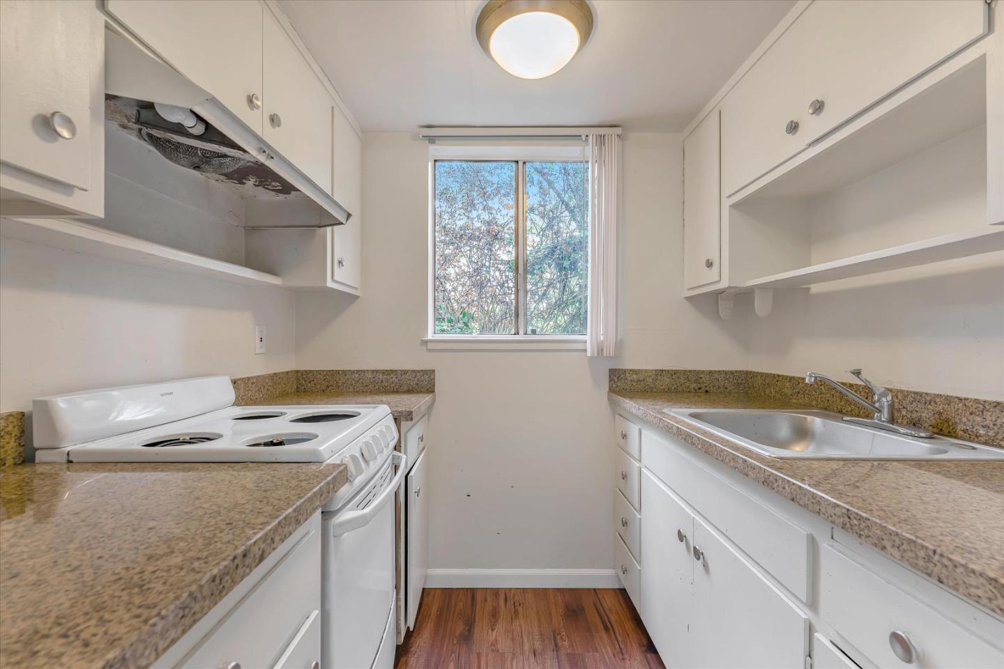 Detail Gallery Image 7 of 15 For 2223 Ward St a,  Berkeley,  CA 94705 - 2 Beds | 1 Baths