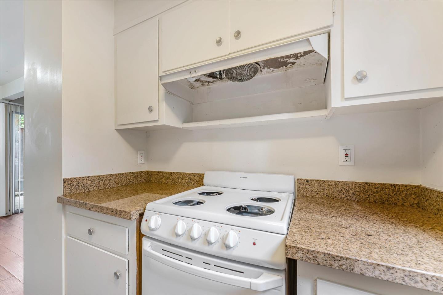 Detail Gallery Image 9 of 15 For 2223 Ward St a,  Berkeley,  CA 94705 - 2 Beds | 1 Baths