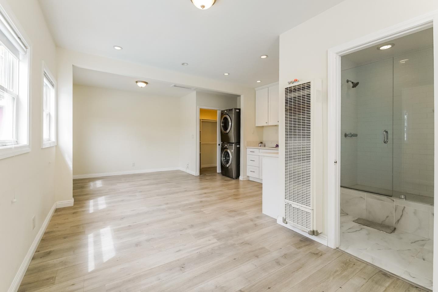 Detail Gallery Image 28 of 36 For 12553 Woodgreen St, Los Angeles,  CA 90066 - 3 Beds | 3 Baths