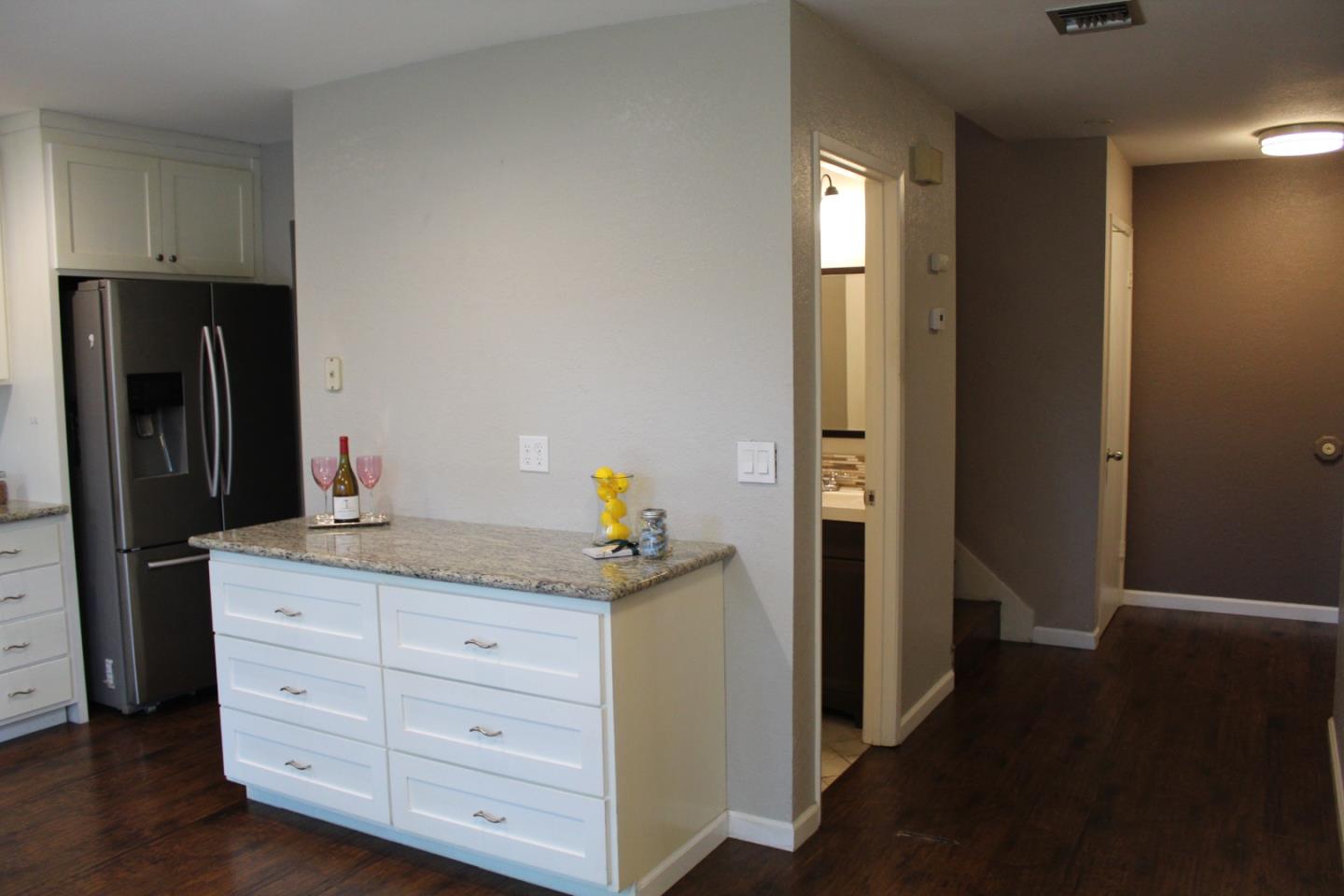 Detail Gallery Image 10 of 48 For 1025 Fillippelli Dr, Gilroy,  CA 95020 - 3 Beds | 2/1 Baths