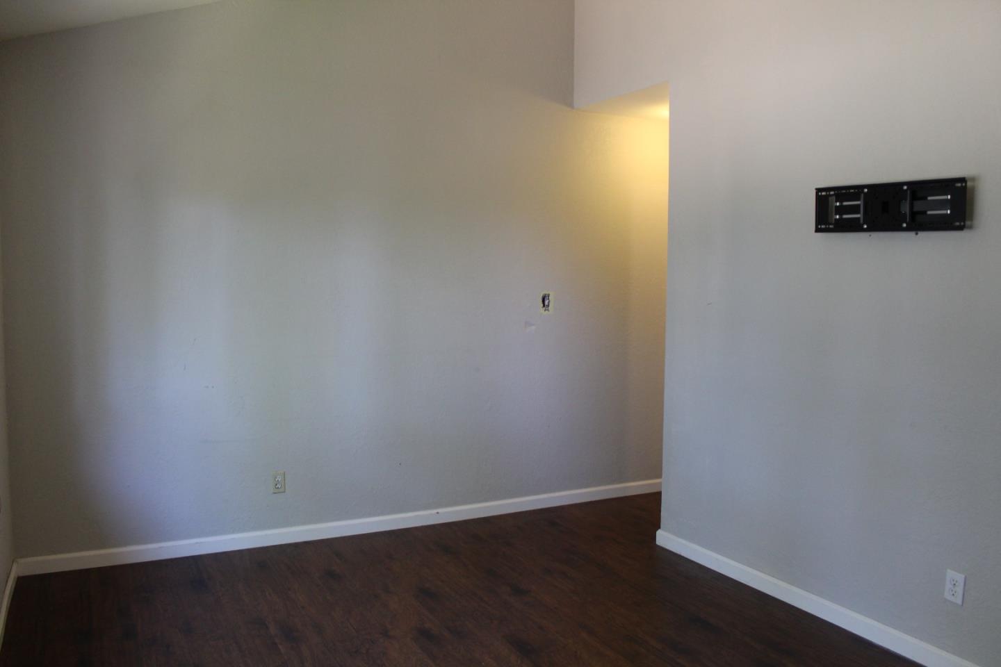 Detail Gallery Image 25 of 48 For 1025 Fillippelli Dr, Gilroy,  CA 95020 - 3 Beds | 2/1 Baths