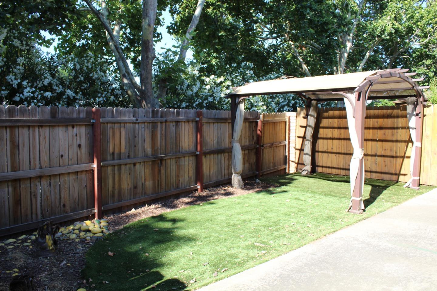 Detail Gallery Image 35 of 48 For 1025 Fillippelli Dr, Gilroy,  CA 95020 - 3 Beds | 2/1 Baths
