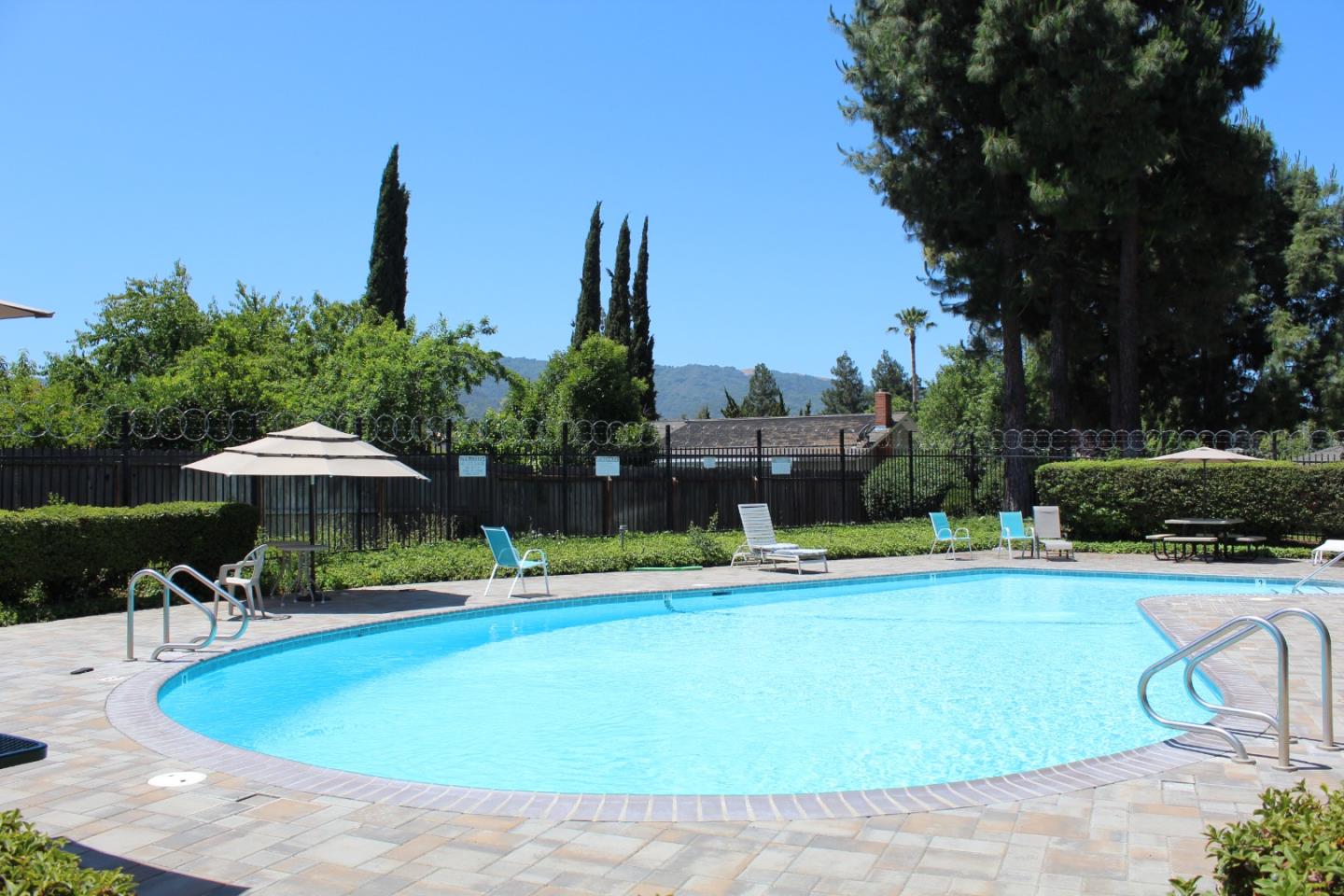Detail Gallery Image 42 of 48 For 1025 Fillippelli Dr, Gilroy,  CA 95020 - 3 Beds | 2/1 Baths