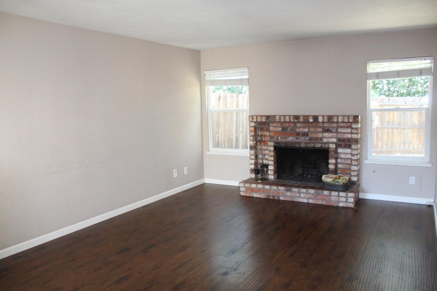Detail Gallery Image 6 of 48 For 1025 Fillippelli Dr, Gilroy,  CA 95020 - 3 Beds | 2/1 Baths