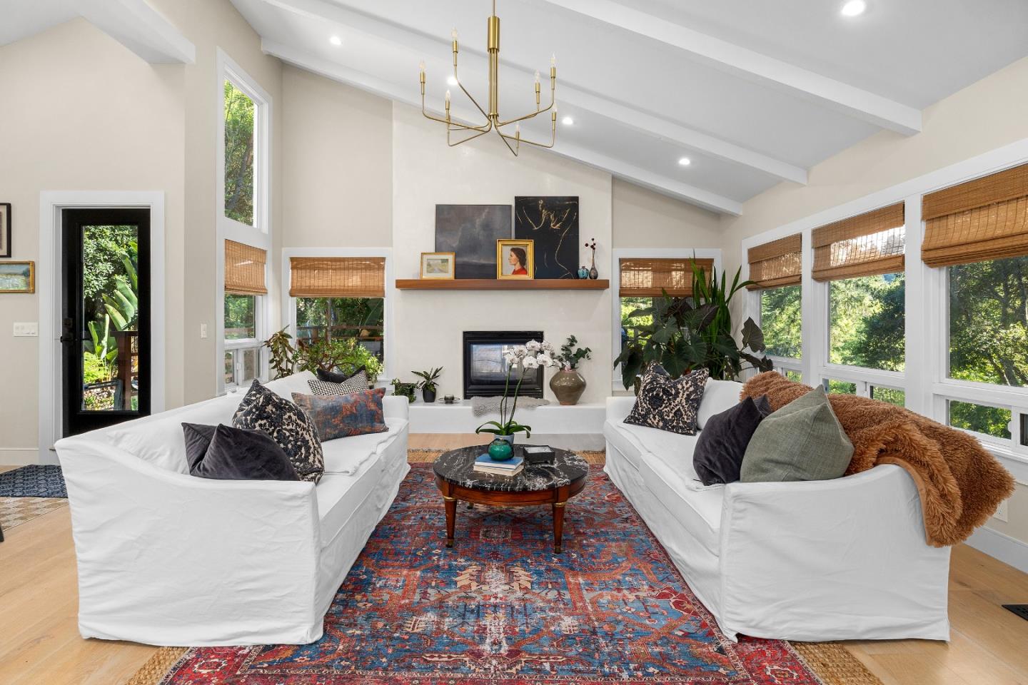 Detail Gallery Image 4 of 52 For 101 Endlich Dr, Santa Cruz,  CA 95060 - 3 Beds | 2/2 Baths