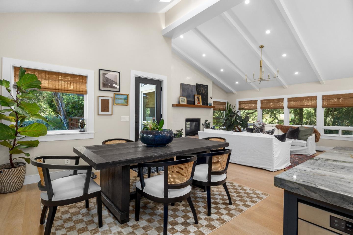 Detail Gallery Image 8 of 52 For 101 Endlich Dr, Santa Cruz,  CA 95060 - 3 Beds | 2/2 Baths