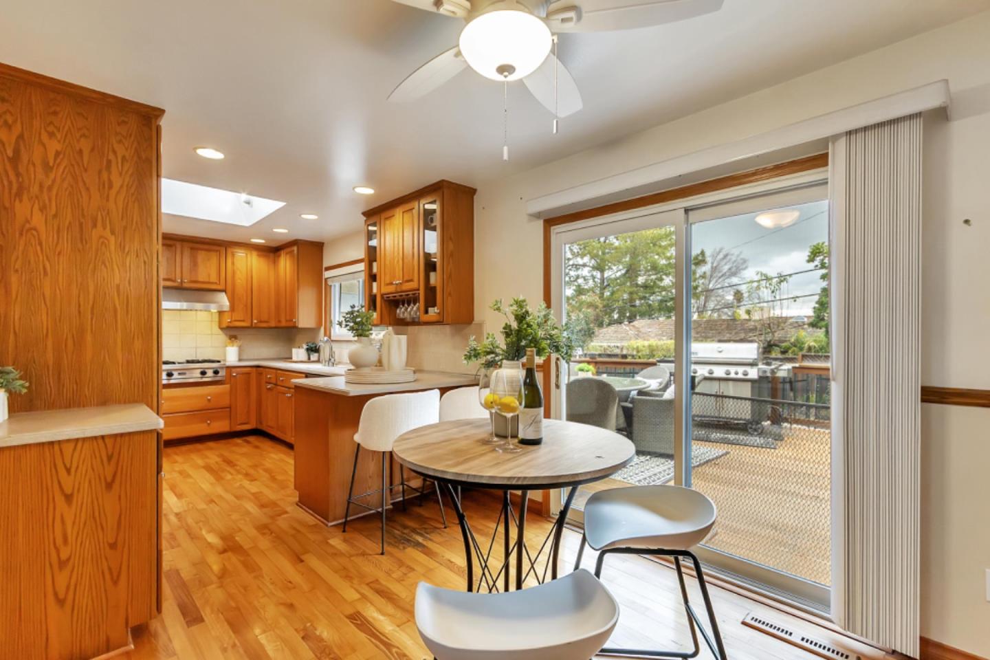Detail Gallery Image 16 of 51 For 232 More Ave, Los Gatos,  CA 95032 - 4 Beds | 3 Baths