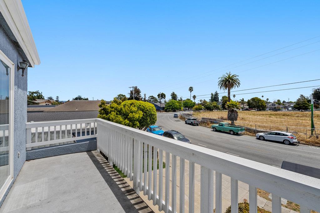 Detail Gallery Image 21 of 33 For 320 Errett Cir, Santa Cruz,  CA 95060 - 3 Beds | 3 Baths