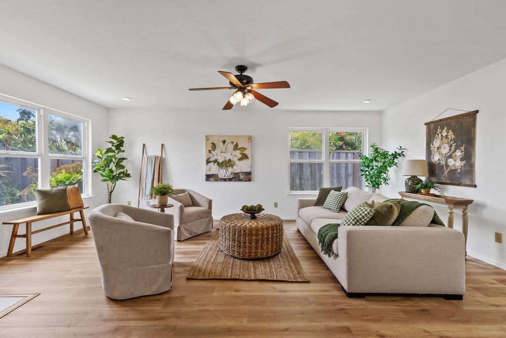 Detail Gallery Image 4 of 33 For 320 Errett Cir, Santa Cruz,  CA 95060 - 3 Beds | 3 Baths
