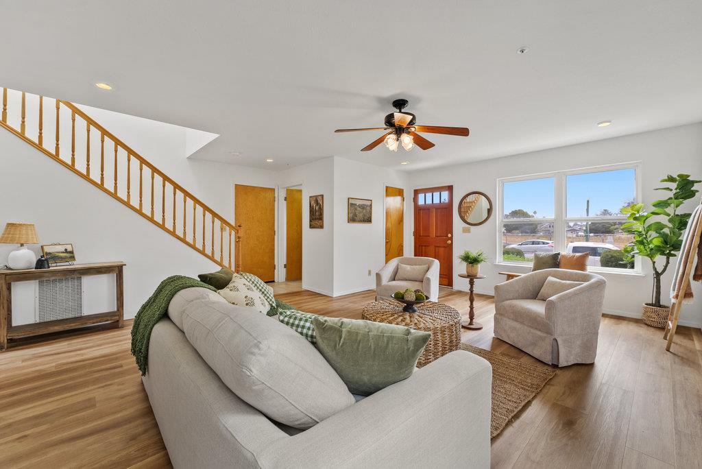 Detail Gallery Image 6 of 33 For 320 Errett Cir, Santa Cruz,  CA 95060 - 3 Beds | 3 Baths