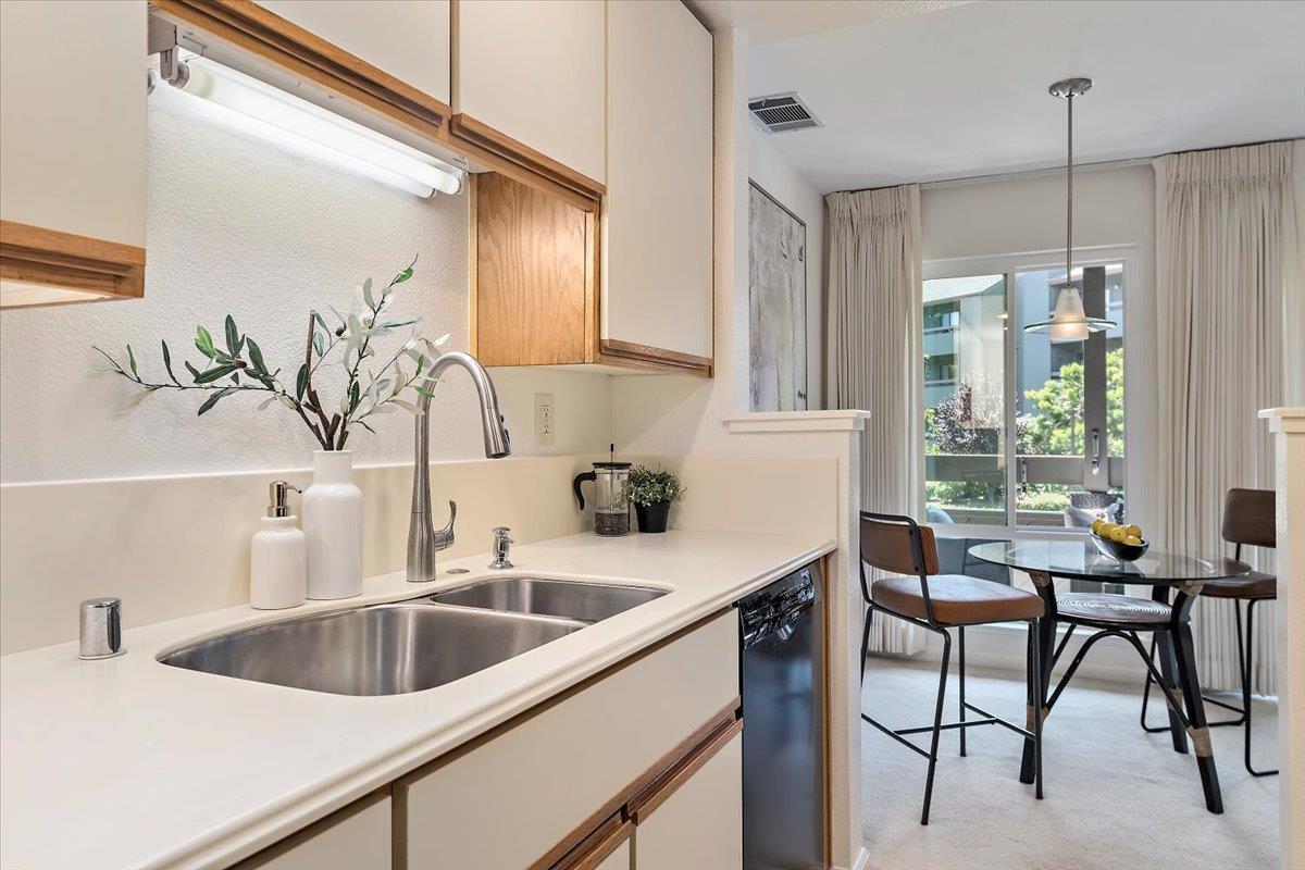 Detail Gallery Image 13 of 35 For 840 Sea Spray Ln #109,  Foster City,  CA 94404 - 1 Beds | 1 Baths