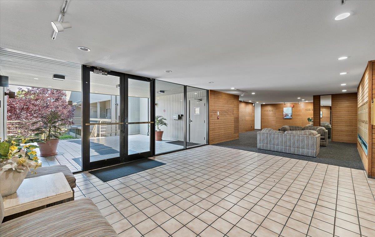 Detail Gallery Image 5 of 35 For 840 Sea Spray Ln #109,  Foster City,  CA 94404 - 1 Beds | 1 Baths