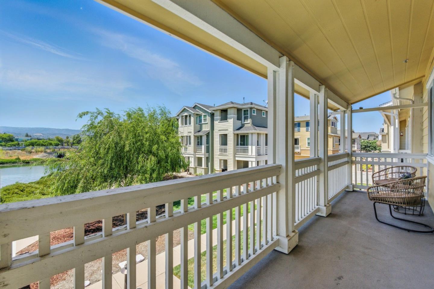 Detail Gallery Image 19 of 60 For 636 Fan Tail Way #905,  Redwood City,  CA 94063 - 2 Beds | 2/1 Baths
