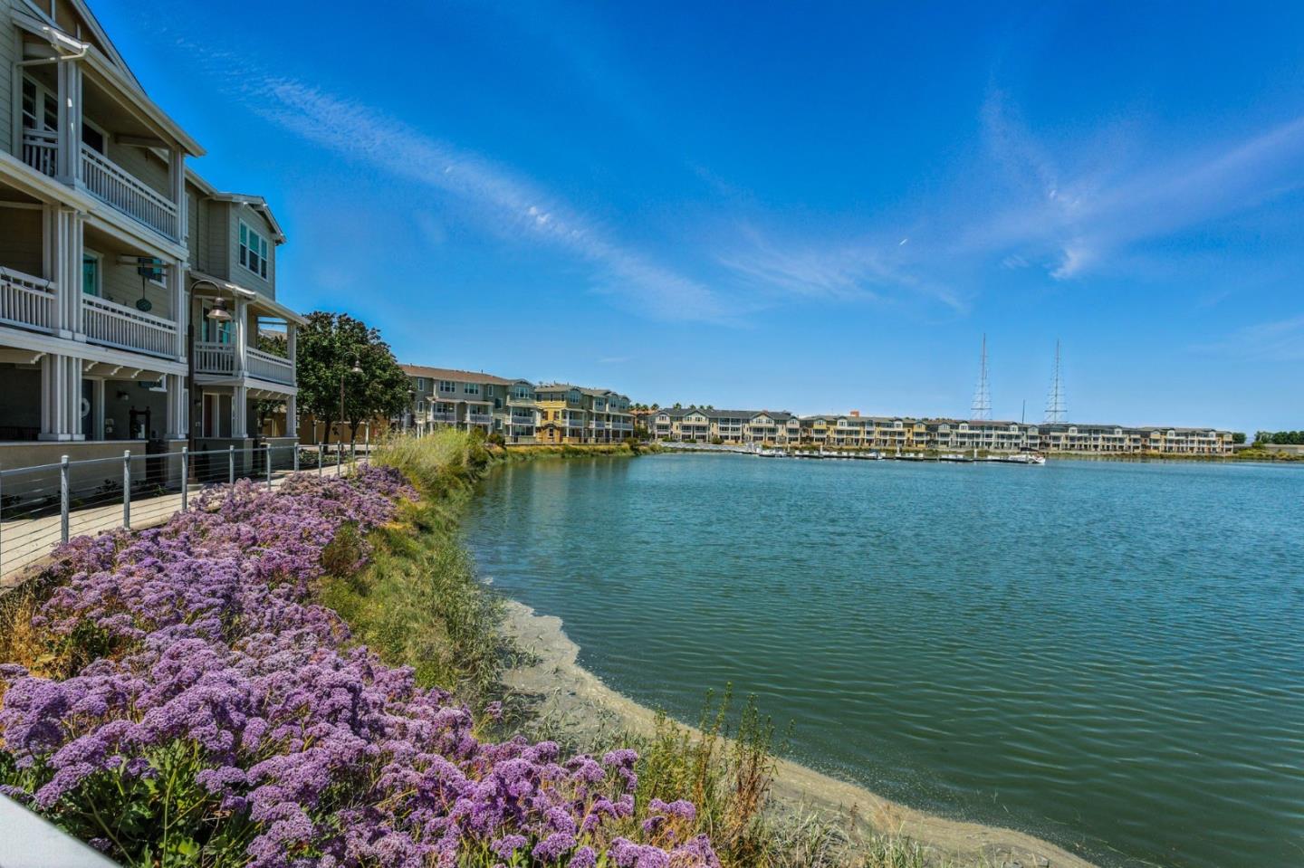 Detail Gallery Image 25 of 60 For 636 Fan Tail Way #905,  Redwood City,  CA 94063 - 2 Beds | 2/1 Baths