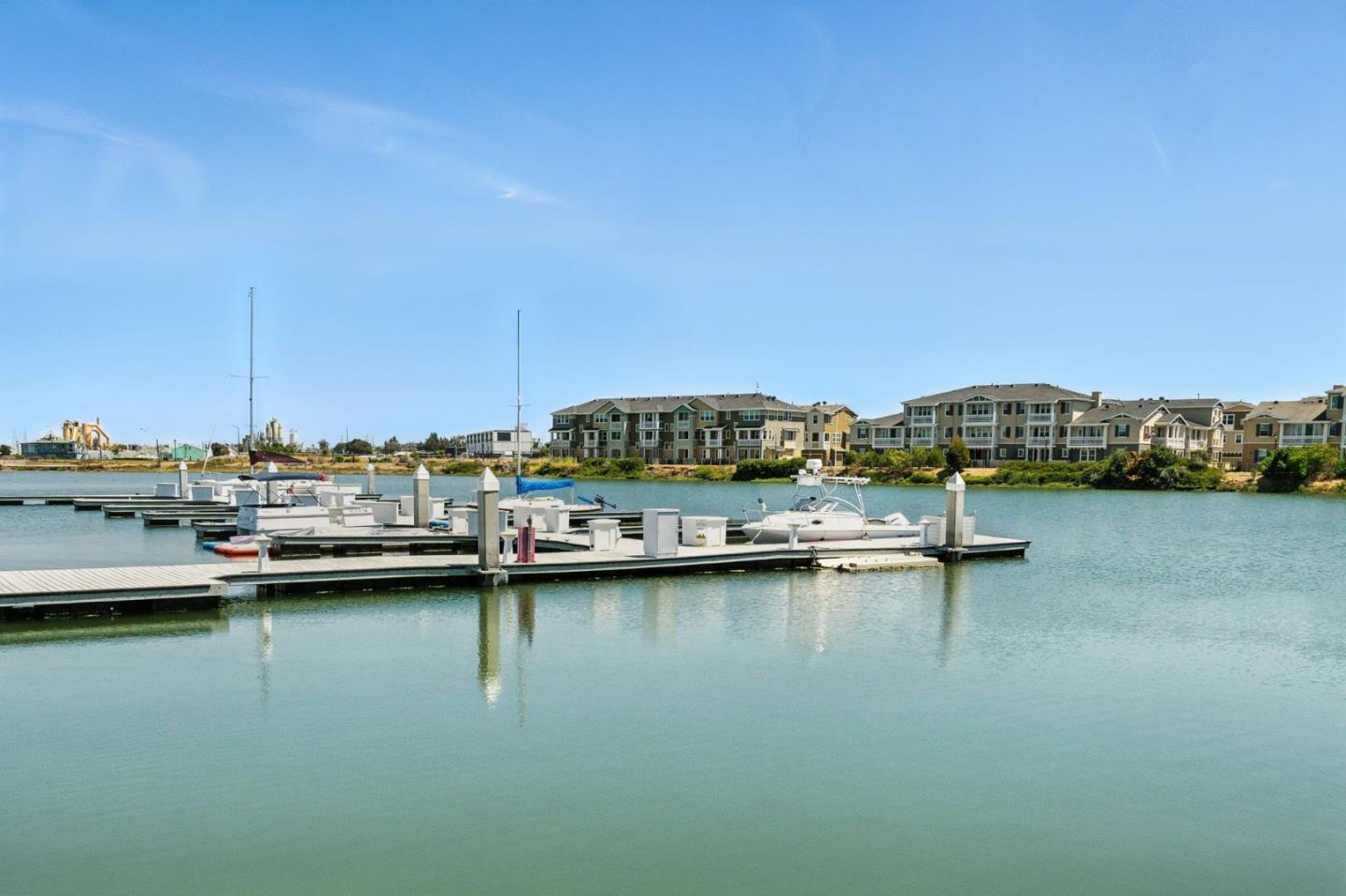 Detail Gallery Image 32 of 60 For 636 Fan Tail Way #905,  Redwood City,  CA 94063 - 2 Beds | 2/1 Baths