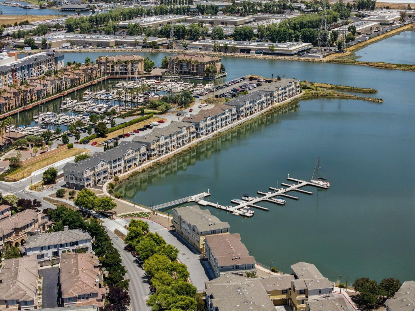 Detail Gallery Image 58 of 60 For 636 Fan Tail Way #905,  Redwood City,  CA 94063 - 2 Beds | 2/1 Baths