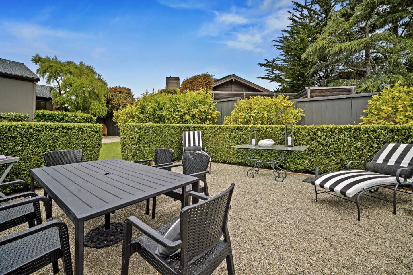 Detail Gallery Image 11 of 12 For 3493 Greenfield Pl, Carmel,  CA 93923 - 3 Beds | 3 Baths