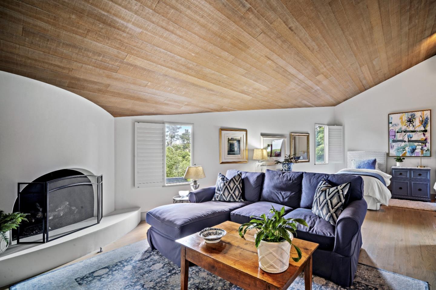 Detail Gallery Image 7 of 12 For 3493 Greenfield Pl, Carmel,  CA 93923 - 3 Beds | 3 Baths