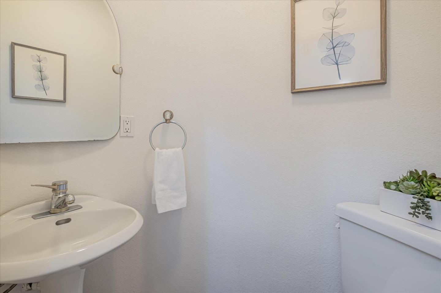 Detail Gallery Image 12 of 55 For 7200 Highway 17, Scotts Valley,  CA 95066 - 4 Beds | 3/1 Baths
