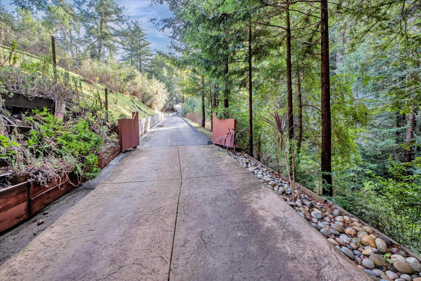 Detail Gallery Image 27 of 55 For 7200 Highway 17, Scotts Valley,  CA 95066 - 4 Beds | 3/1 Baths