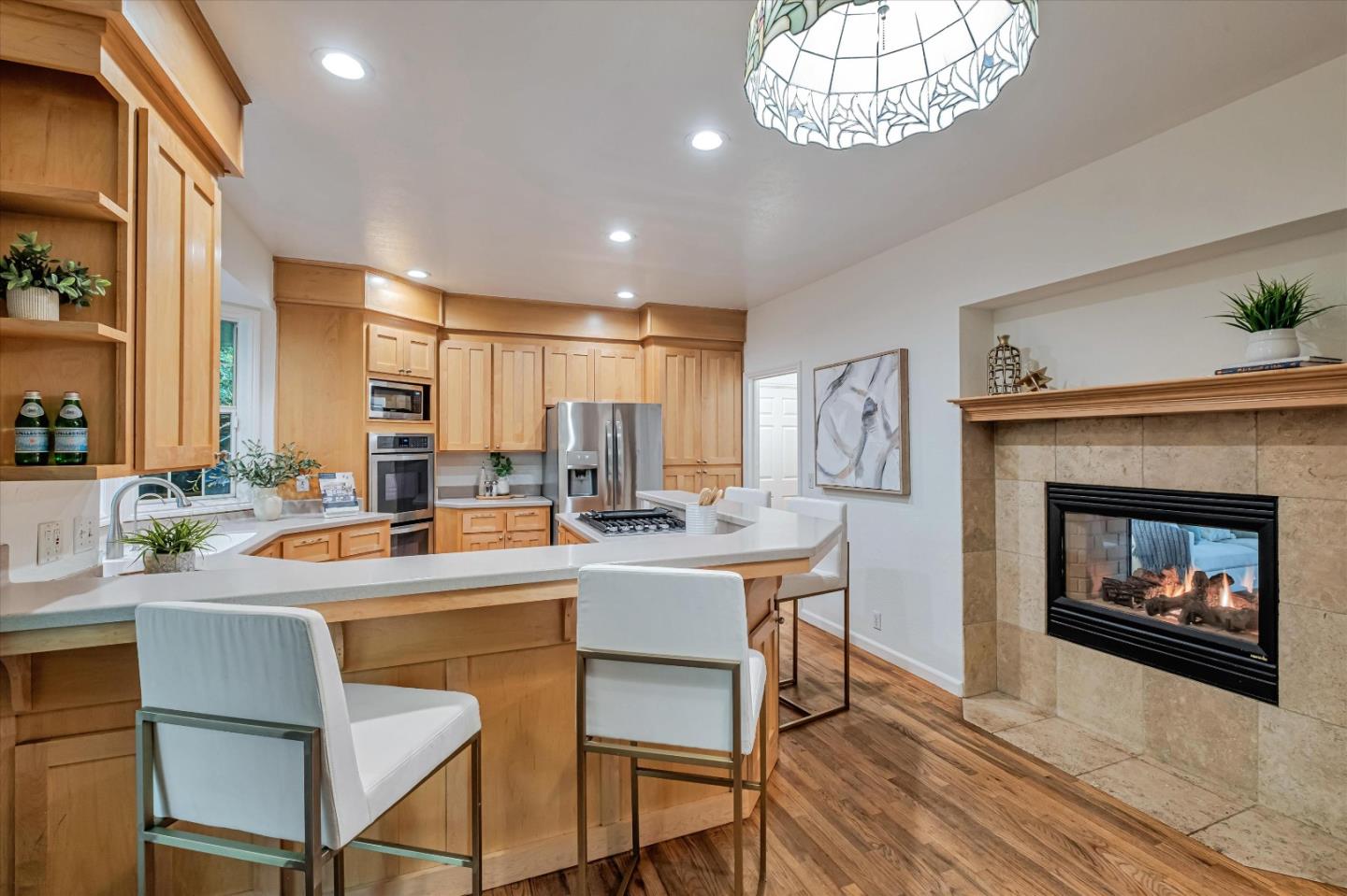 Detail Gallery Image 6 of 55 For 7200 Highway 17, Scotts Valley,  CA 95066 - 4 Beds | 3/1 Baths