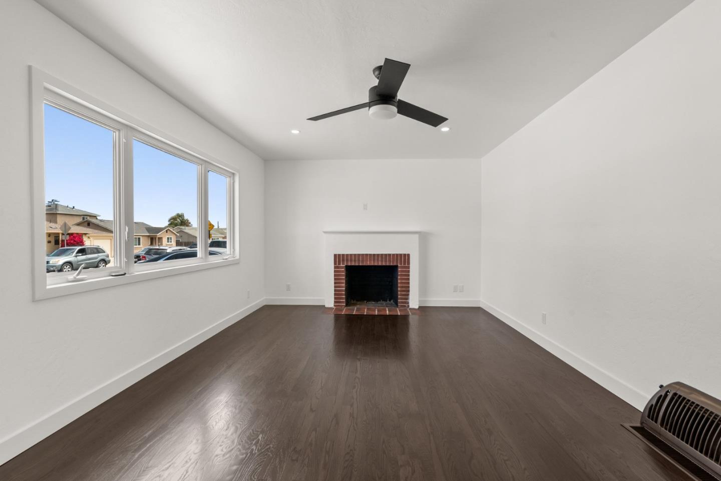 Detail Gallery Image 6 of 27 For 129 Santa Clara, Watsonville,  CA 95076 - 2 Beds | 1 Baths