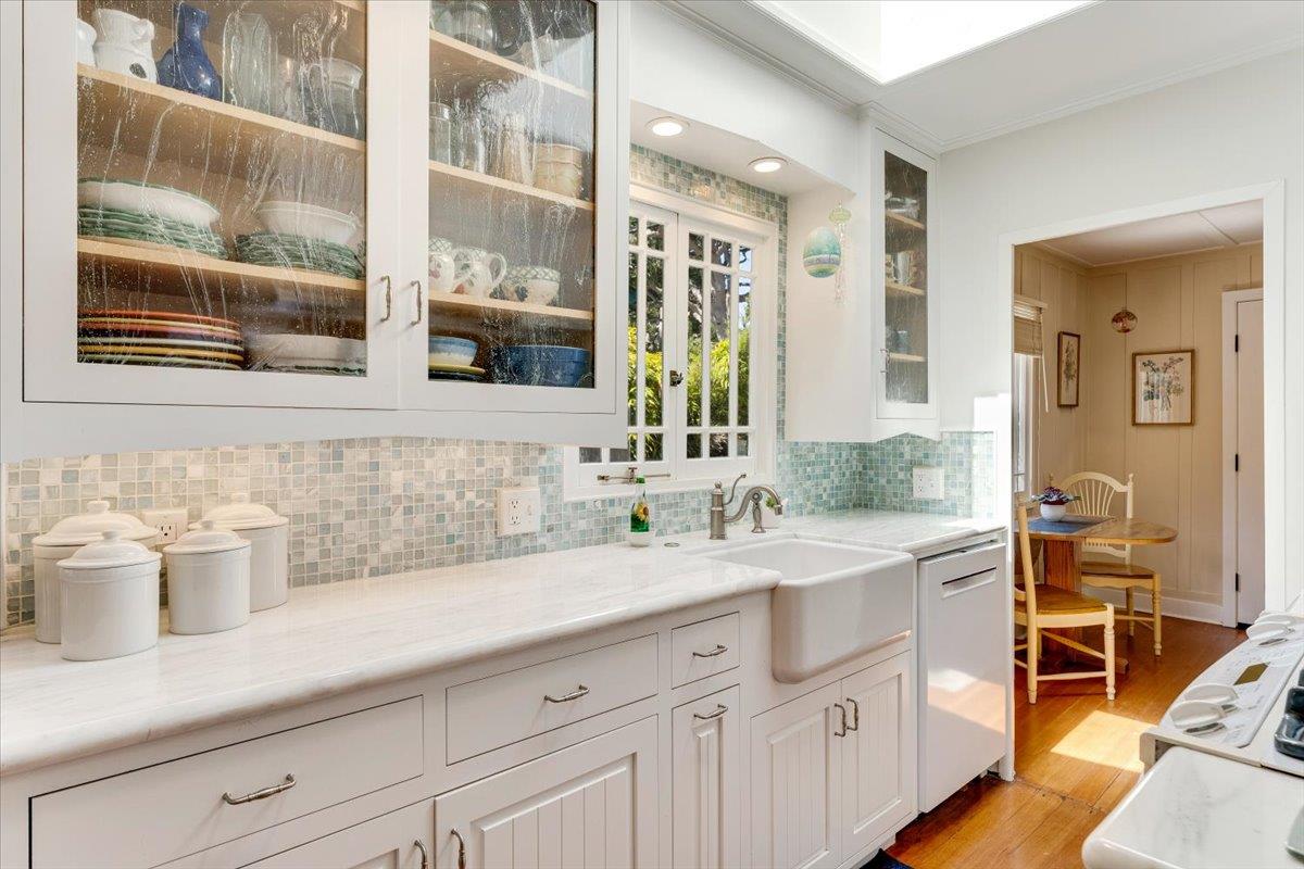 Detail Gallery Image 11 of 31 For 311 Cedar St, Pacific Grove,  CA 93950 - 2 Beds | 1 Baths